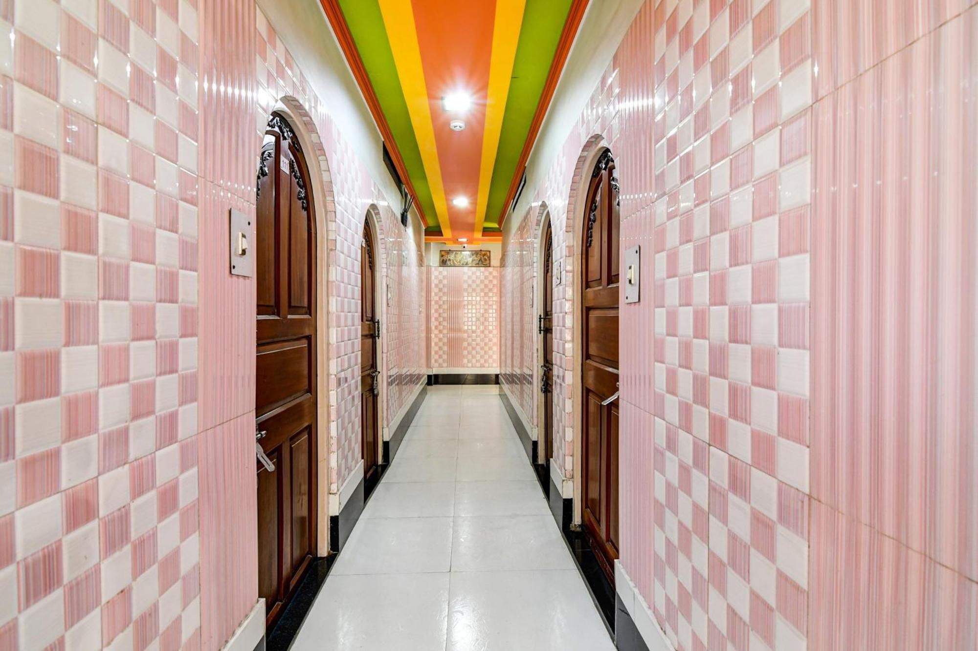 Super Collection O Raj Guest House Near Kolkata Airport Gauripur  Экстерьер фото