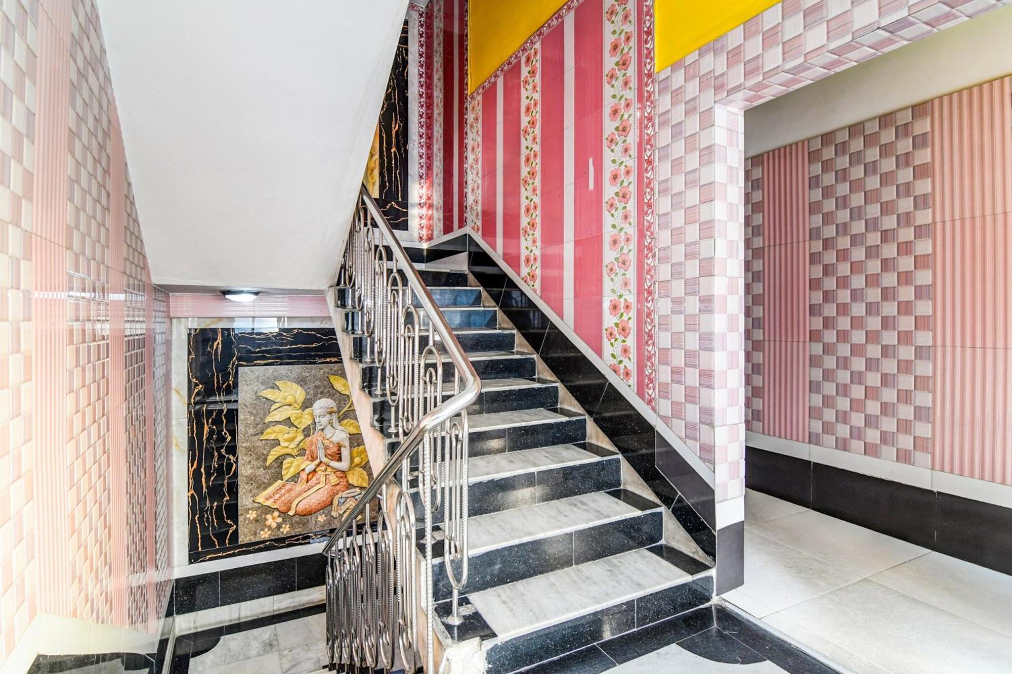Super Collection O Raj Guest House Near Kolkata Airport Gauripur  Экстерьер фото