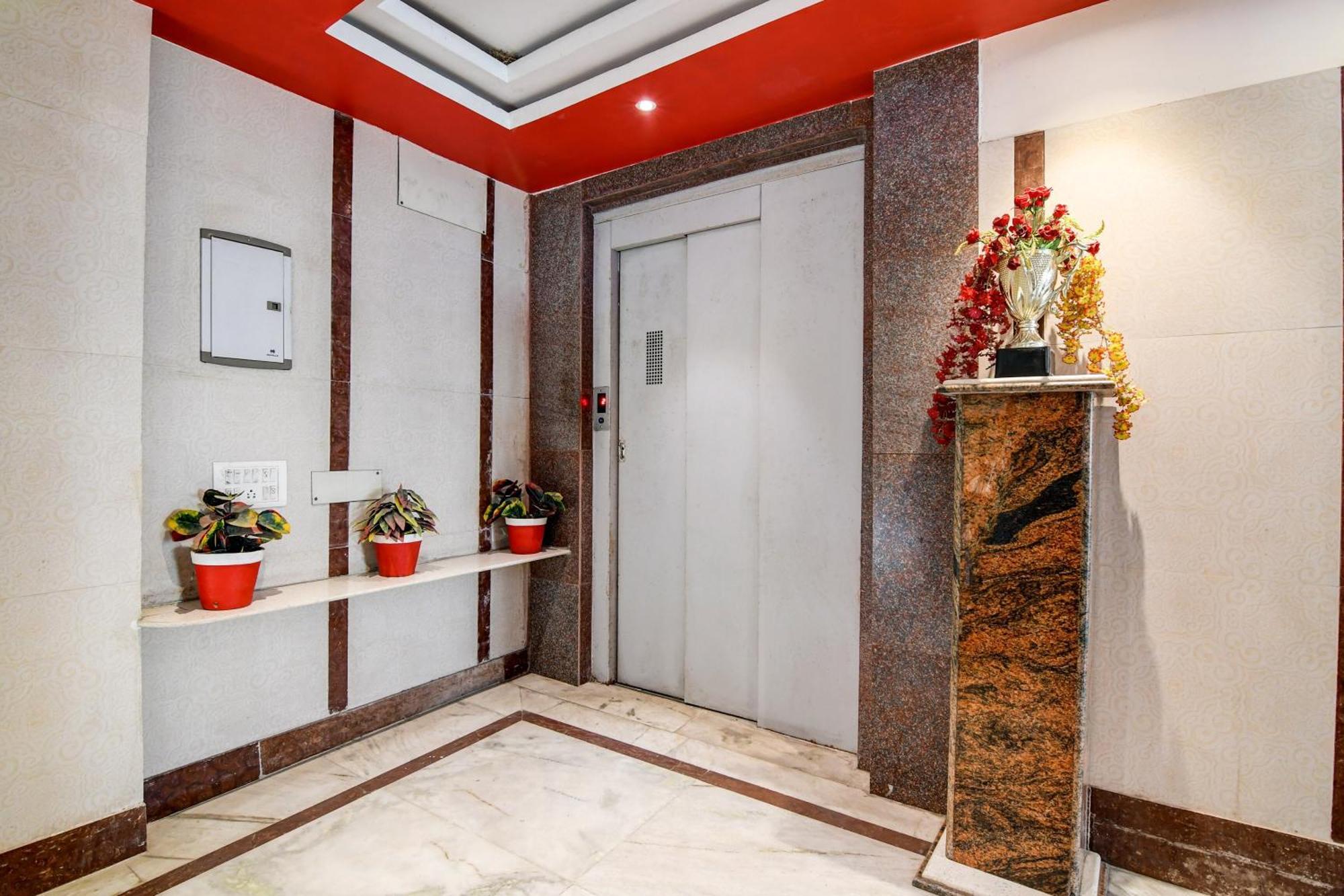 Super Collection O Raj Guest House Near Kolkata Airport Gauripur  Экстерьер фото