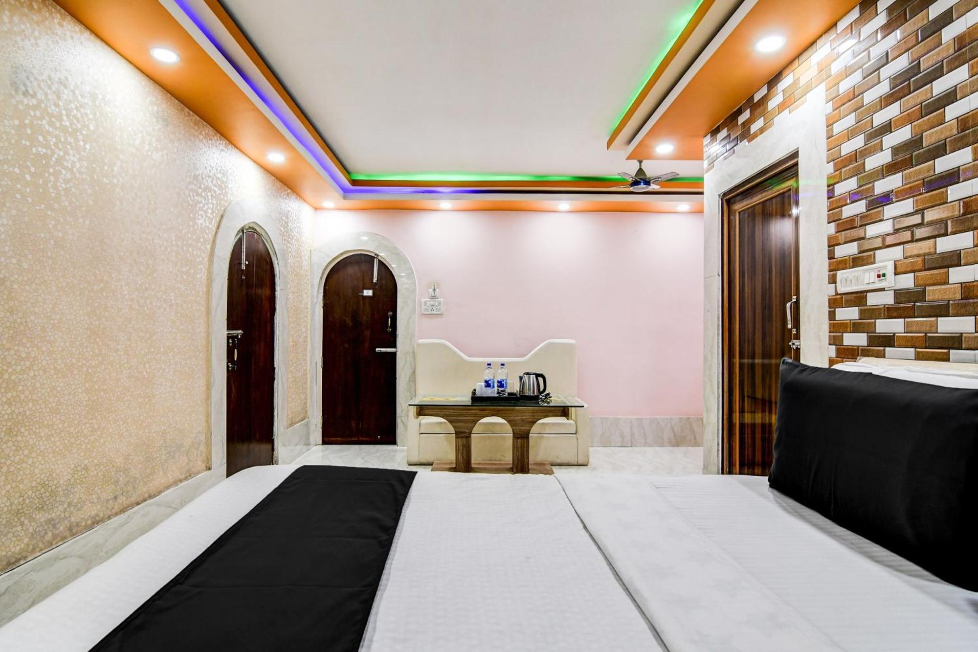 Super Collection O Raj Guest House Near Kolkata Airport Gauripur  Экстерьер фото
